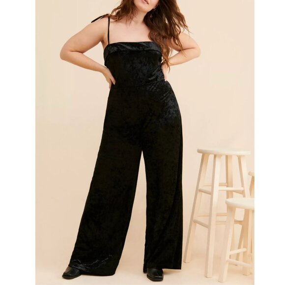 EUC Anthropologie Bellevue Tie Strap Black Crushed Velvet Wide Leg Jumpsuit - Picture 4 of 11